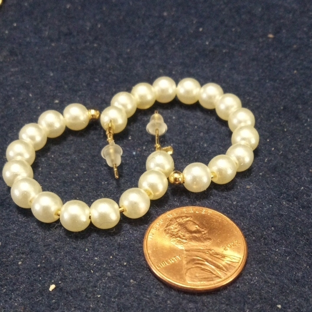 Elegant Pearl Hoop Earrings - Picture 2 of 3
